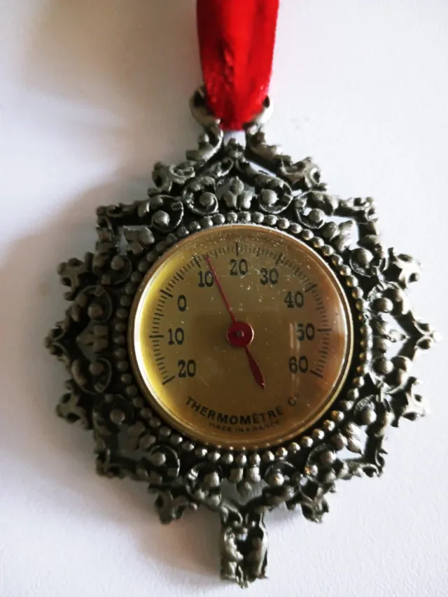 Termómetro antiguo decorativo