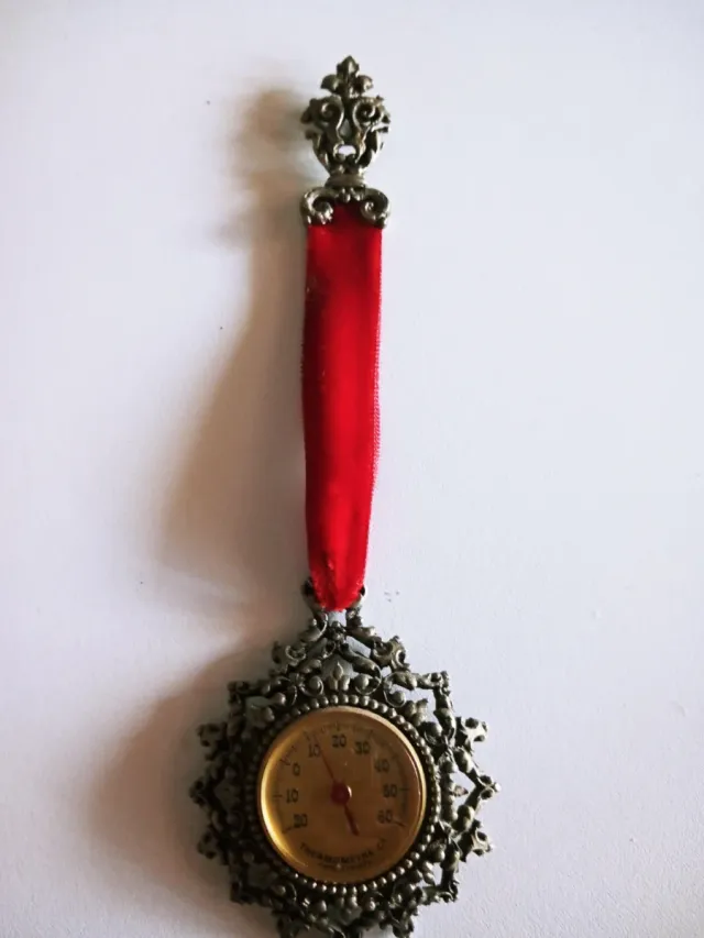 Termómetro antiguo decorativo