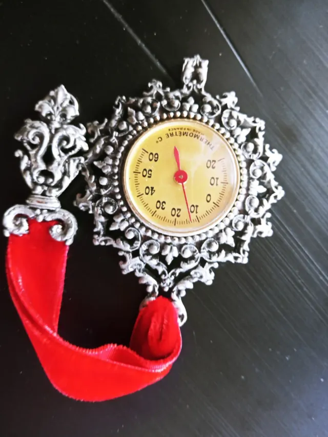 Termómetro antiguo decorativo