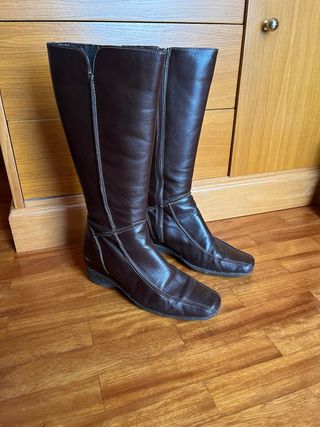 Botas de piel marrón chocolate