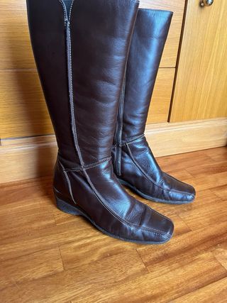 Botas de piel marrón chocolate