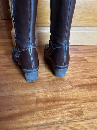 Botas de piel marrón chocolate