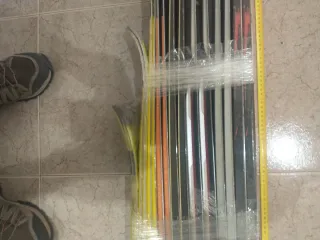 Lote de esquís vintage sin fijaciones