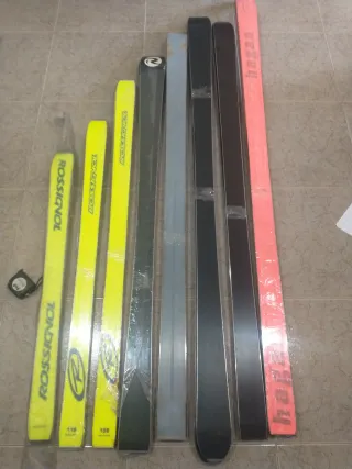 Lote de esquís vintage sin fijaciones