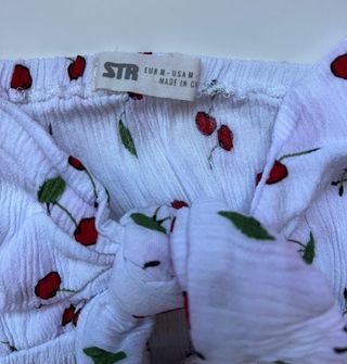 Vestido corto blanco con cerezas