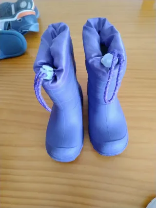 Botas de agua moradas para niña