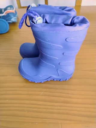 Botas de agua moradas para niña