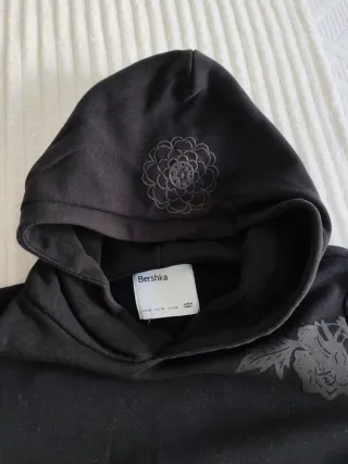 Sudadera con capucha negra