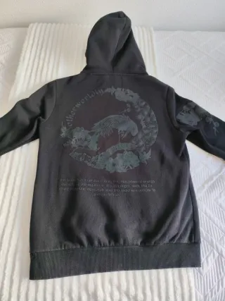 Sudadera con capucha negra