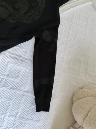 Sudadera con capucha negra