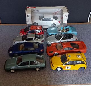 Lote de coches a escala