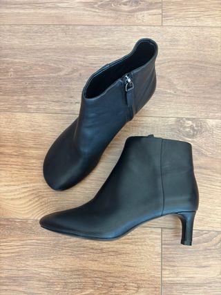 Botines piel kitten tacón Massimo Dutti 37