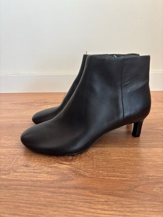 Botines piel kitten tacón Massimo Dutti 37