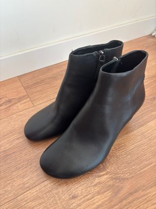 Botines piel kitten tacón Massimo Dutti 37