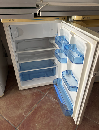 Nevera pequeña varios modelos – funcionan bien