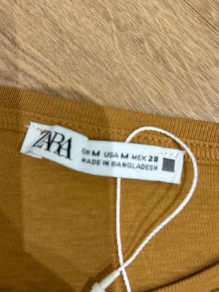 Camiseta Zara M Mostaza Nueva con etiqueta.