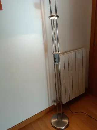 Lámpara de pie halógena moderna