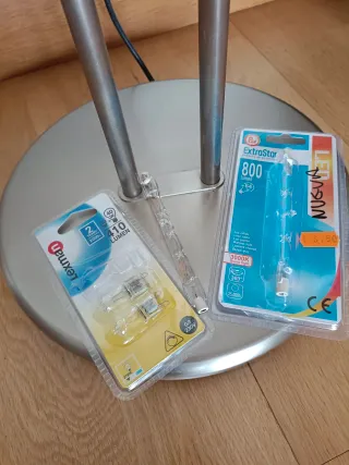 Lámpara de pie halógena moderna