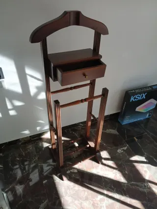 Galán de noche de madera