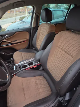 Opel Zafira Tourer 2014