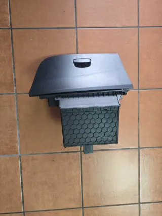 Guantera Seat Ibiza 6J