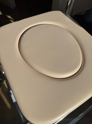 Silla de baño portátil con ruedas muy poco uso.