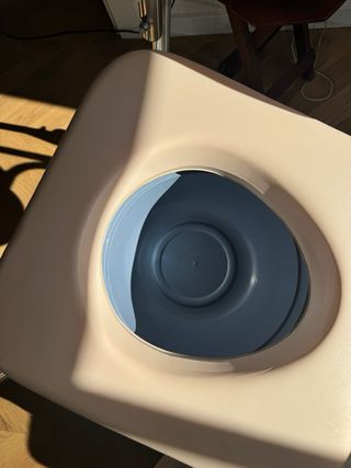 Silla de baño portátil con ruedas muy poco uso.