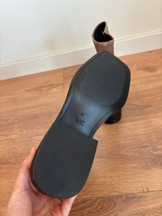 Botines serraje Zara Talla 39, nuevos a estrenar.
