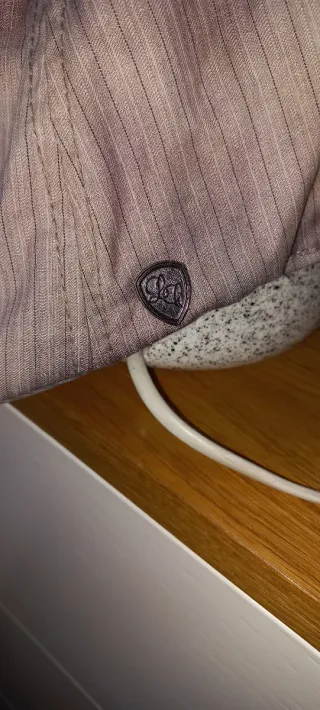 Gorra estilo boina beige y marrón