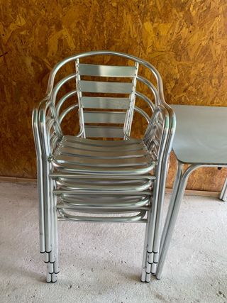 Tavolo e 4 sedie per terrazzo/bar