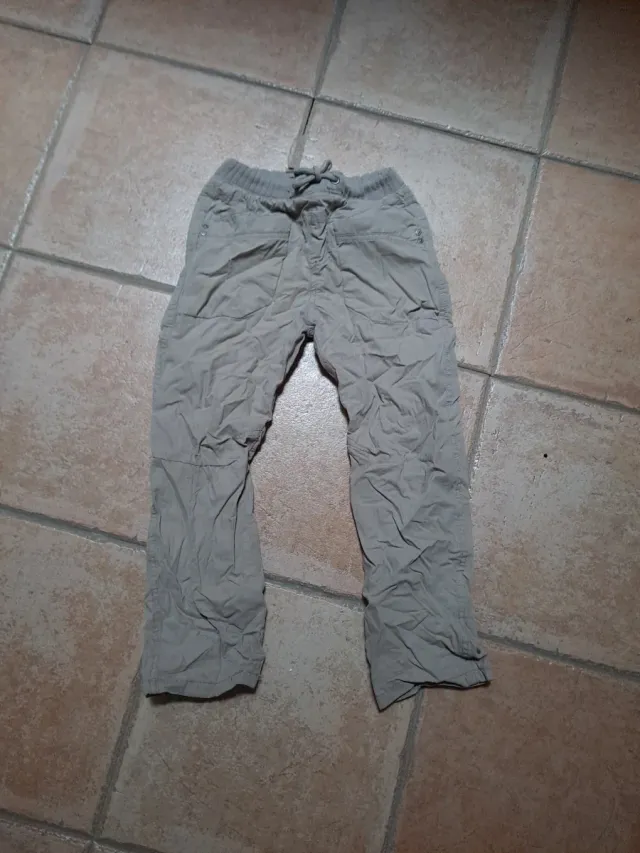 Pantalón beige niño