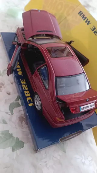 Maqueta BMW E46 328Ci 1:24 a estrenar