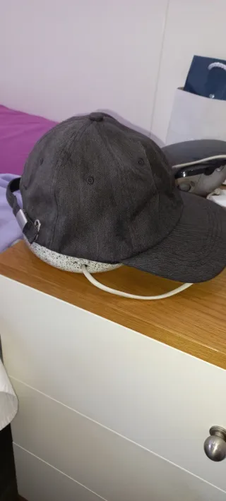 Gorra gris