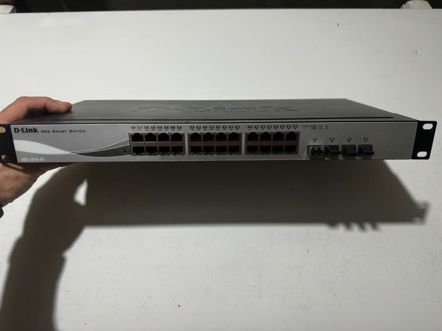 Switch D-Link 24 Puertos 1Gbps.