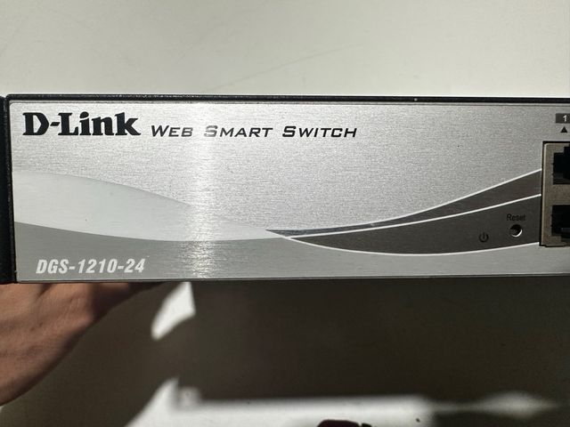 Switch D-Link 24 Puertos 1Gbps.