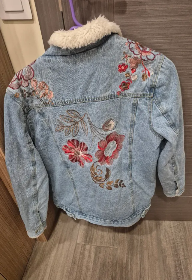 Cazadora vaquera mujer bordada