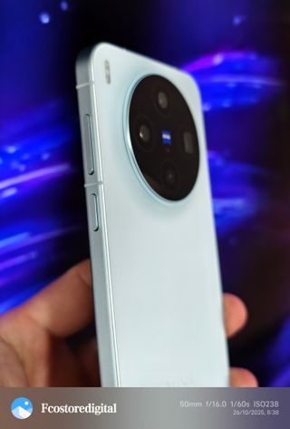 Vivo X300 16/512GB - OriginOS - batteria 6040mAh