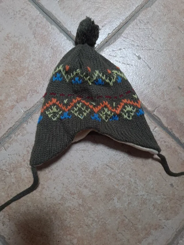 Gorro lana niño pompón étnico