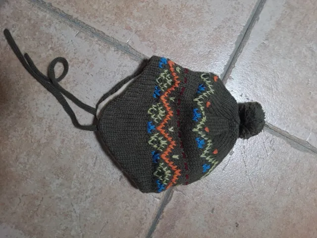 Gorro lana niño pompón étnico