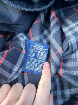 Gabardina Burberry Negra Clásica