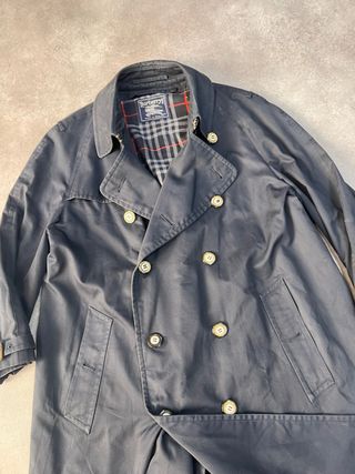 Gabardina Burberry Negra Clásica