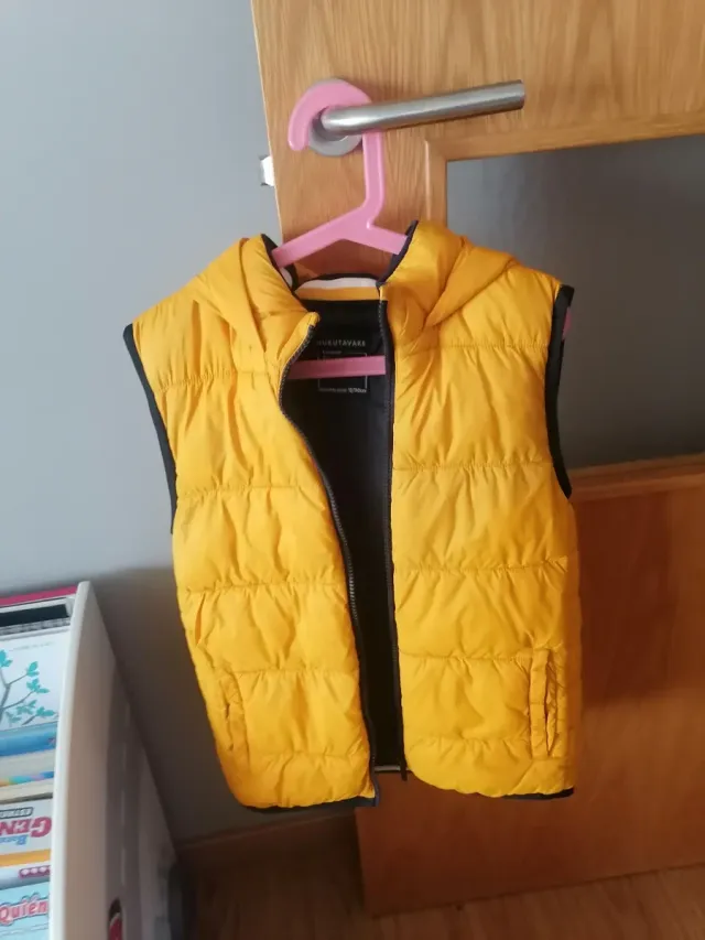 Giubbotto bambino giallo con cappuccio