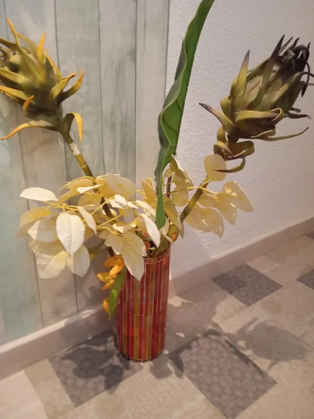 Jarrón cristal tallado mano oro y rojo