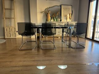 Mesa cristal y 6 sillas salón
