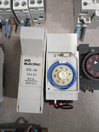 Lote Interruptores y temporizador eléctrico