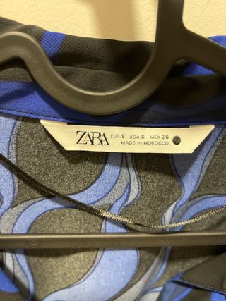 Blusa Zara Estampada Azul y Negra