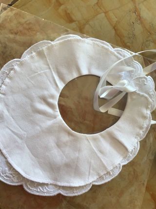 Bavaglino neonato pizzo floreale