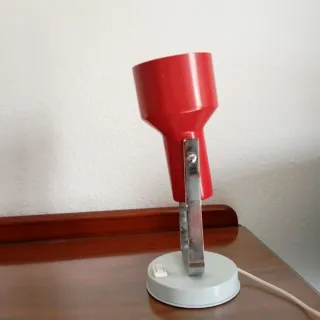 Lámpara de mesa Maciá roja