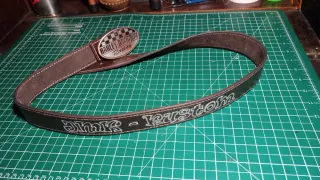 Cinturones/Correas de cuero artesanales.