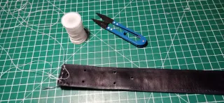 Cinturones/Correas de cuero artesanales.